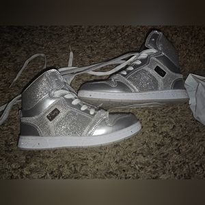 Silver girls tennis shoes